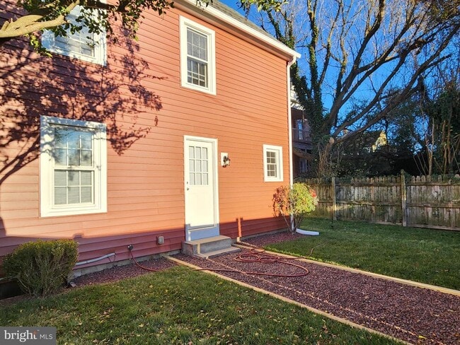 Building Photo - 114 N Pine St