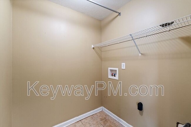 Building Photo - 4858 High Meadows Dr