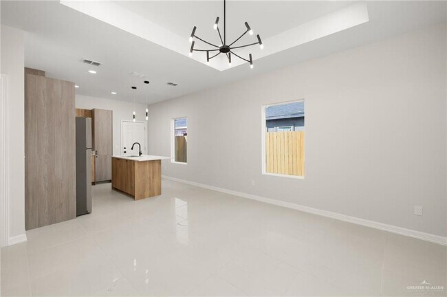 Building Photo - 21 Hilltop Ave