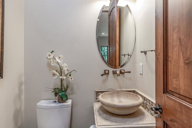 Building Photo - Elegant Mediterranean Home in Prime Menlo ...