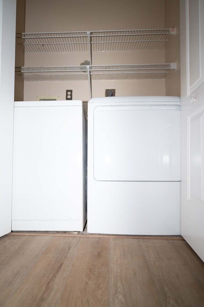 Building Photo - 1088 Jeffery St