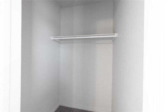 Building Photo - 1013 SE 30th St