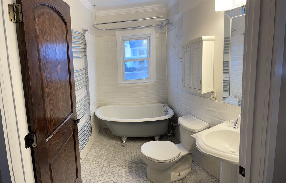 Building Photo - 3424 Garfield Ave