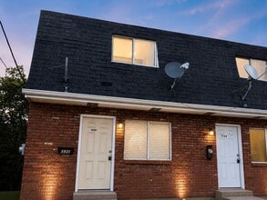 Building Photo - 2 bed/1 bath Townhome Port Vue, PA