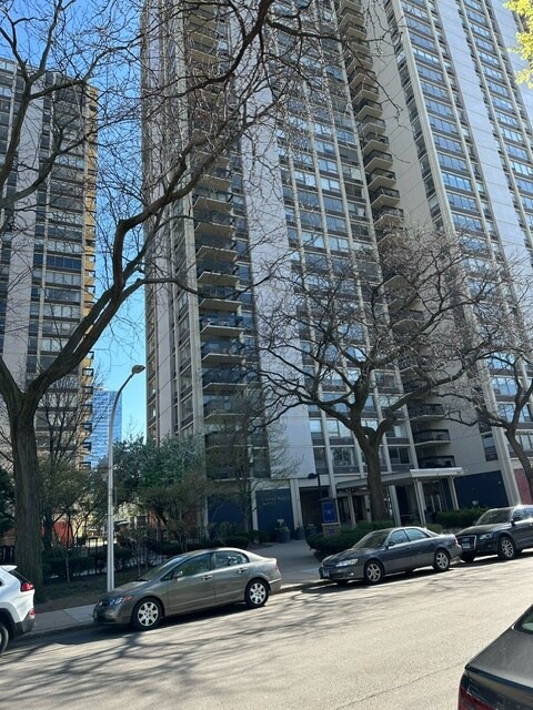 Building Photo - 1360 N Sandburg Ter