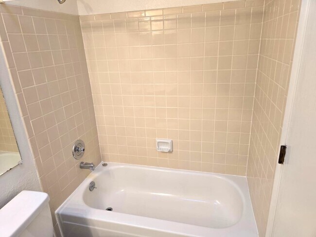 Building Photo - 5962 E Refreshment Pass