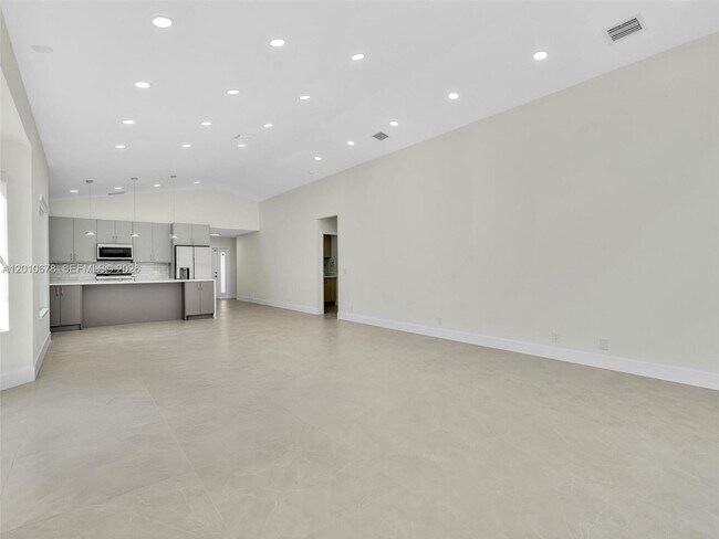 Building Photo - 3863 SW 53rd Pl