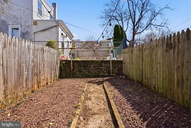 Building Photo - 106 Salaignac St