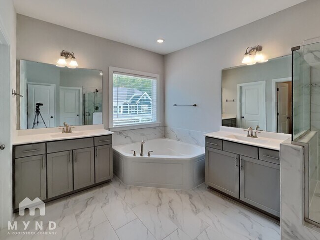 Building Photo - 8451 Seawell School Rd