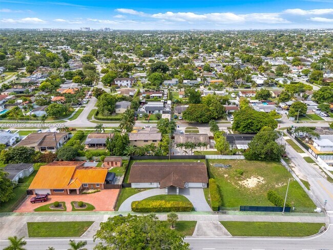 Building Photo - 9835 SW 56th St