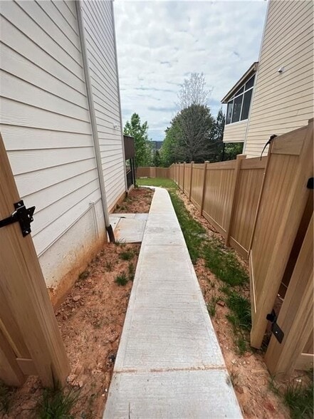 Building Photo - 3152 Daleview Way SW