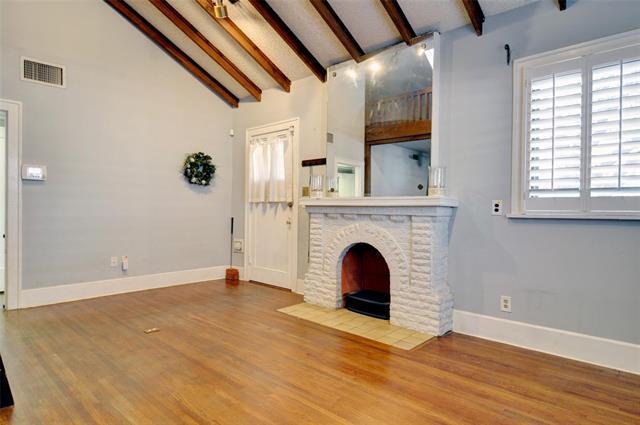 Building Photo - 3237 Odessa Ave