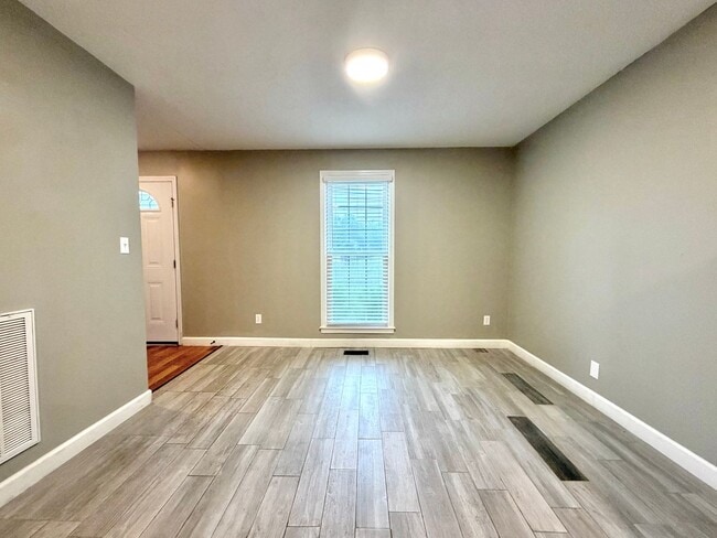 Building Photo - 1909 Needmore Rd