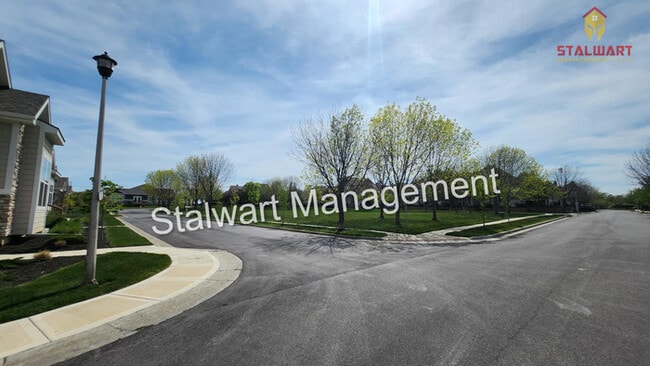 Building Photo - Maintenance free living in Blue Valley School district