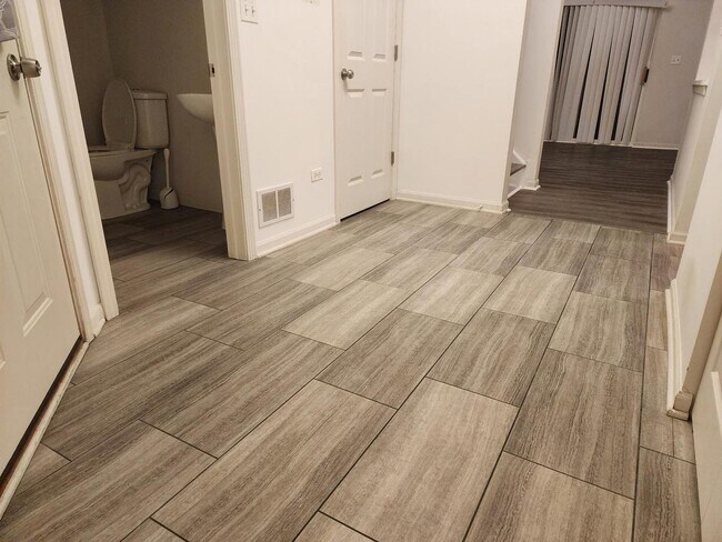 Building Photo - 2822 Gypsum Cir