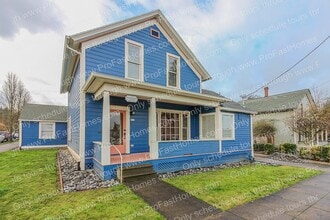Building Photo - 520 6th St