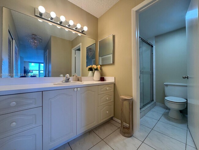 Building Photo - 3800 S Ocean Dr