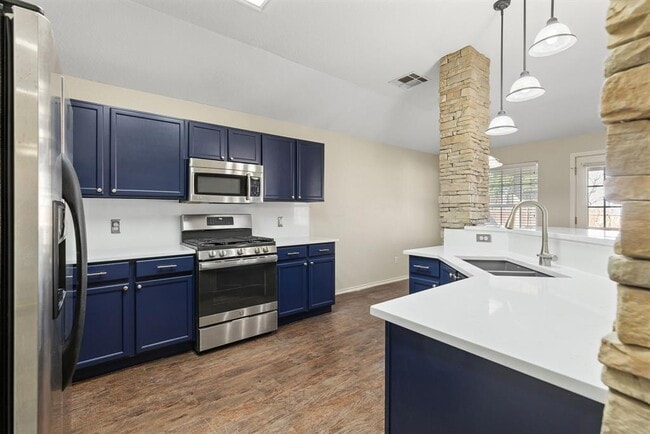 Building Photo - 3812 Eagles Nest St