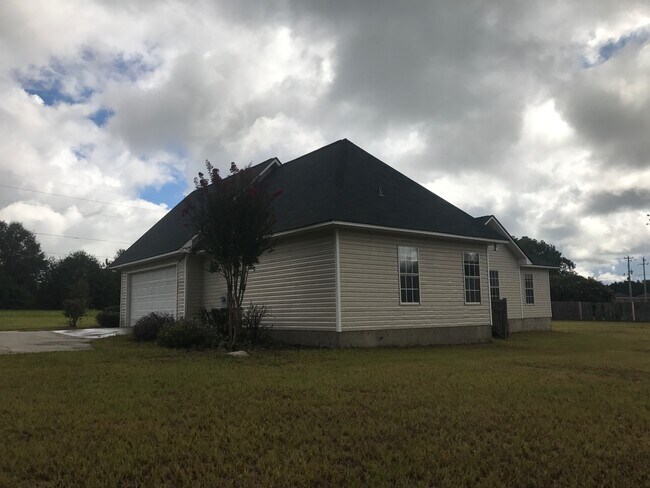 Building Photo - 814 King Arthur Dr