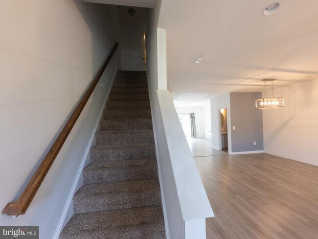 Building Photo - 14766 Malloy Ct