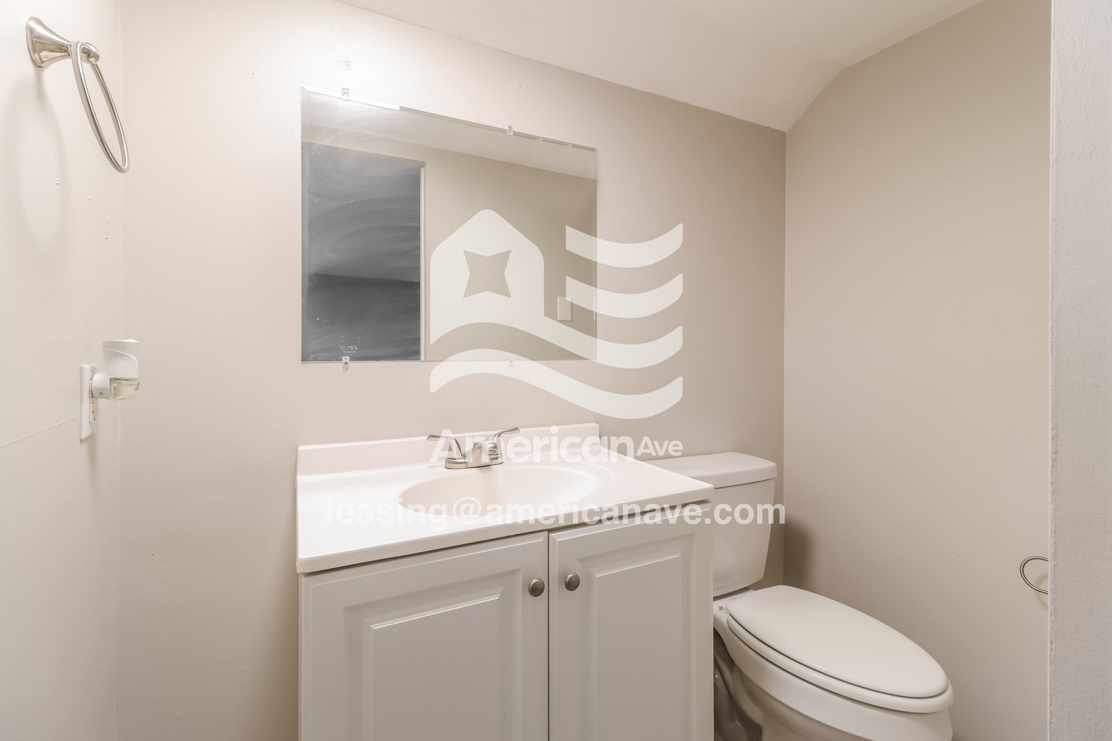 Building Photo - 1216 W 41st St