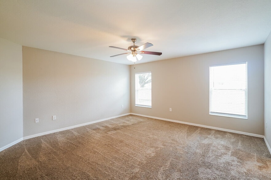 Building Photo - 4736 Summerfield Cir