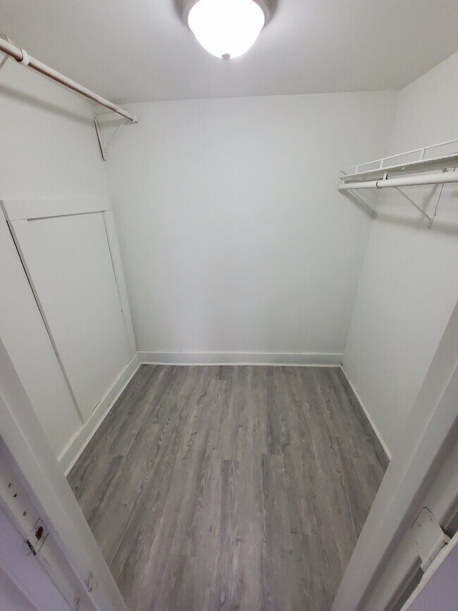 Building Photo - 405 N Boren St