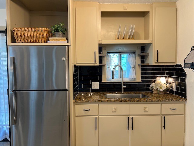 Building Photo - 4709 Park Dr