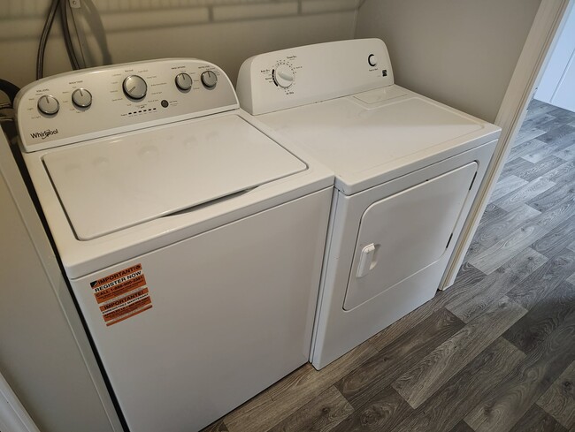 Building Photo - 5149 Tokay Dr