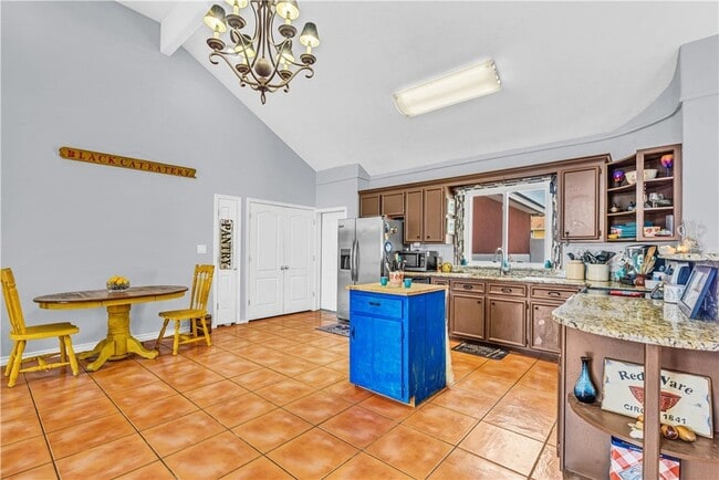 Building Photo - 15418 Gypsy St