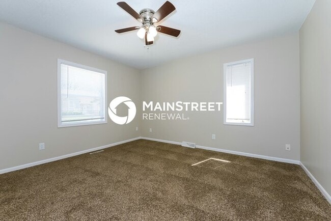 Building Photo - 5 Bedroom Pet-Friendly Home in Kansas City...