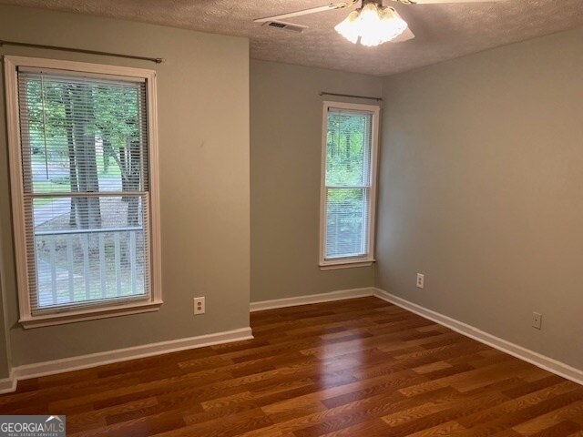 Building Photo - 345 Little Creek Dr