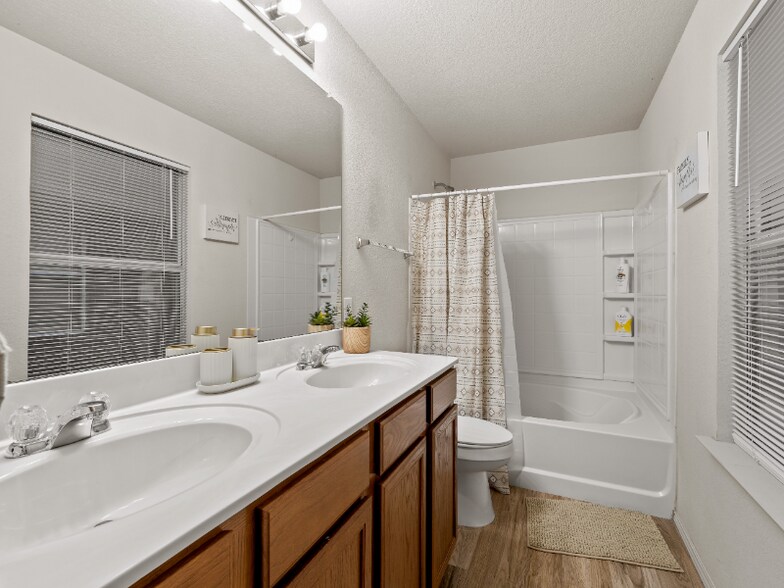 Building Photo - 2817 Maegen Cir