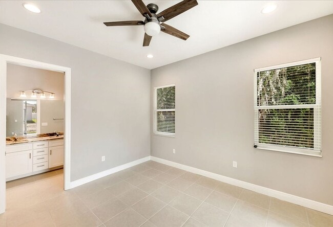 Building Photo - Newer home waiting for you!