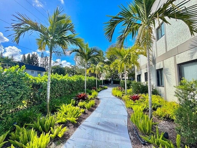 Building Photo - 660 Coventry St