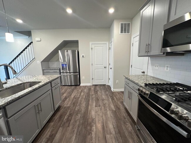 Building Photo - 43353 Radford Divide Ter