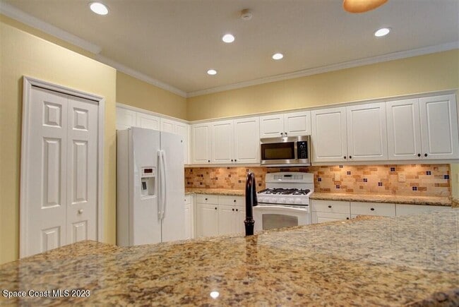 Building Photo - 1648 Kestrel Ct