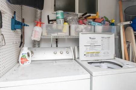 Building Photo - 2756 Locksley Pl