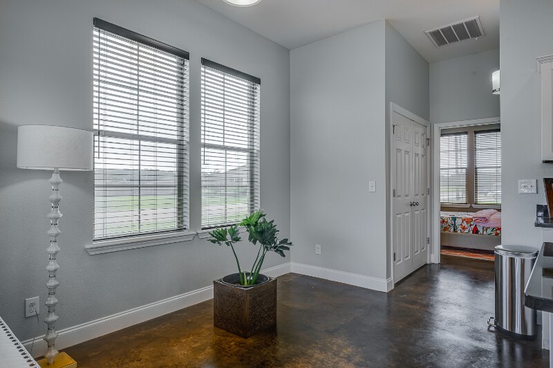 Building Photo - 120 Jax Sq