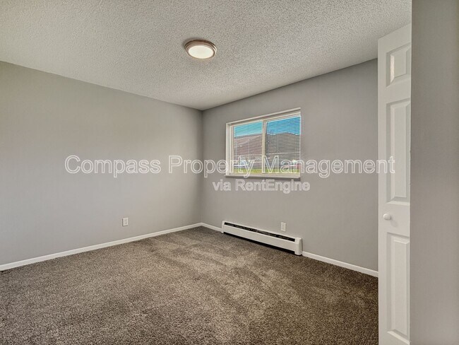 Building Photo - 2422 36th St SW