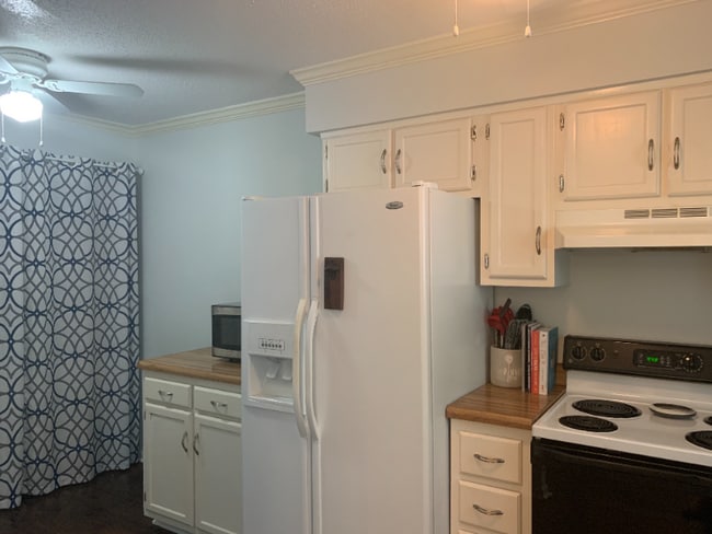 Building Photo - 7314 Sandy Creek Dr