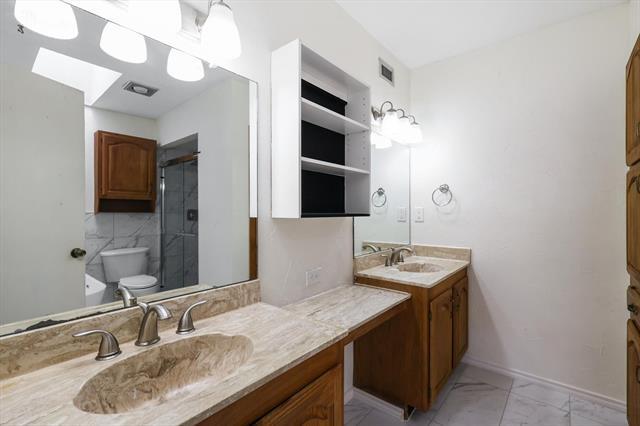 Building Photo - 2301 Travis Dr