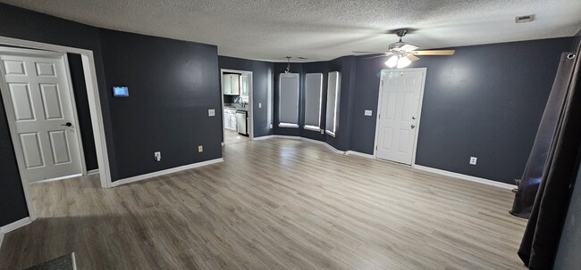 Building Photo - 41 Oakwater Dr