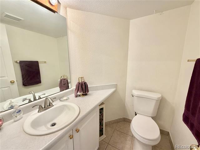 Building Photo - 17045 Hastings Ave