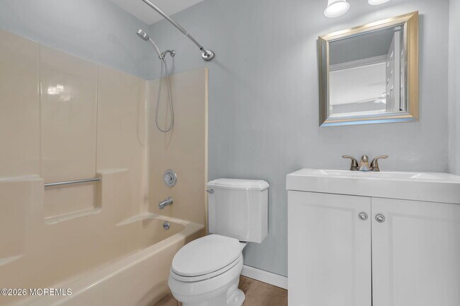 Building Photo - 148 Ambassador Dr