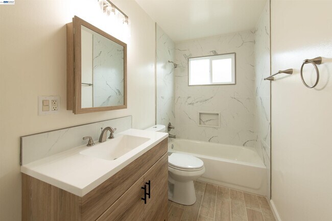 Building Photo - 3639 Patterson Ave