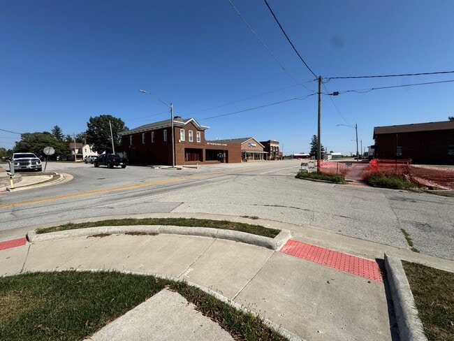 Building Photo - 80 Williams