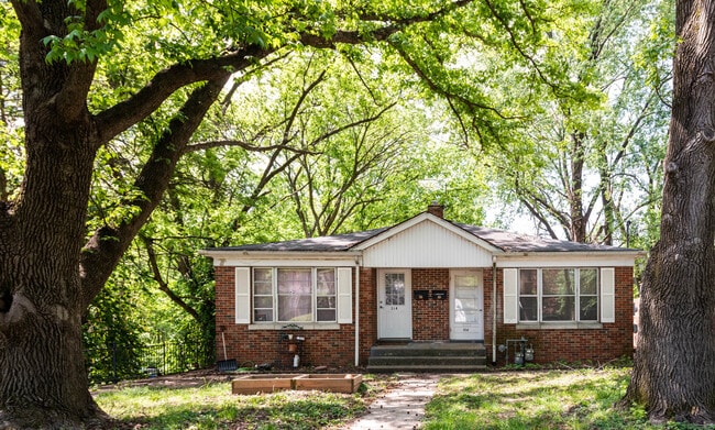 Primary Photo - 316 W H St