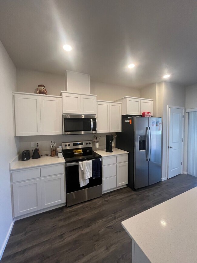 Building Photo - 3-Bedroom 2-Bathroom home in Lowell