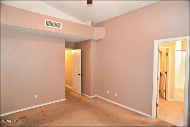 Building Photo - 3020 Tierra Mina Dr